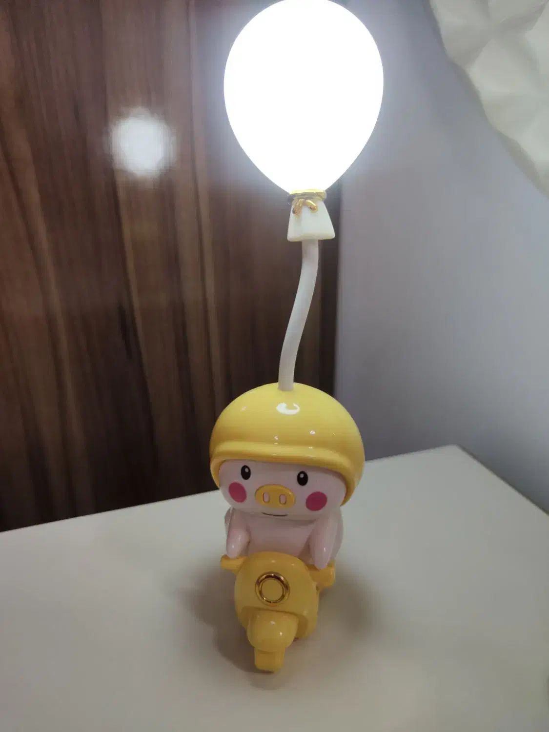 چراغ خواب|چراغ خواب و آباژور|رشت, حمیدیان|دیوار