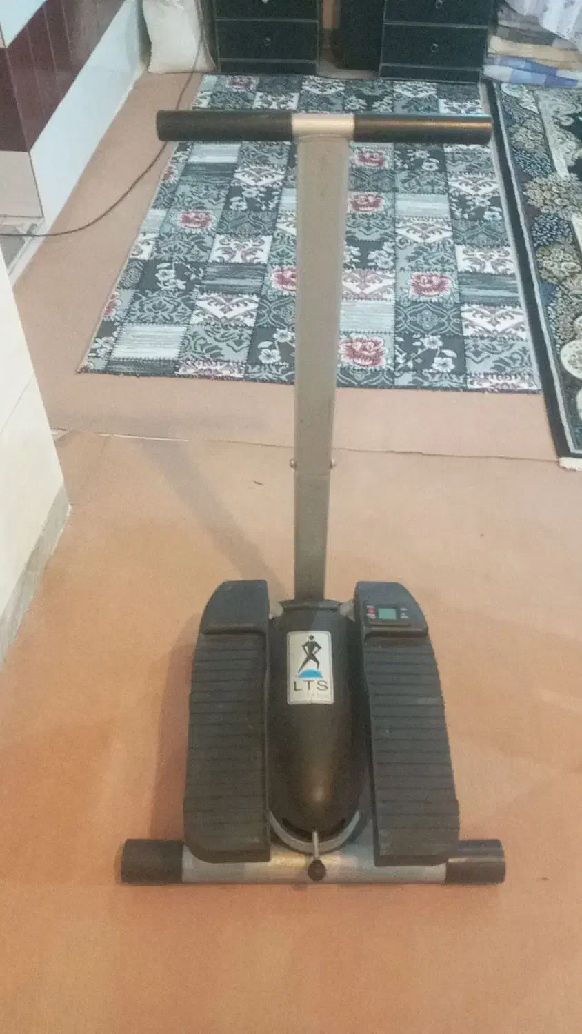 اسکی فضایی کاملا سالم در حد نو تایمر دار|تجهیزات ورزشی|کرج, گلشهر|دیوار