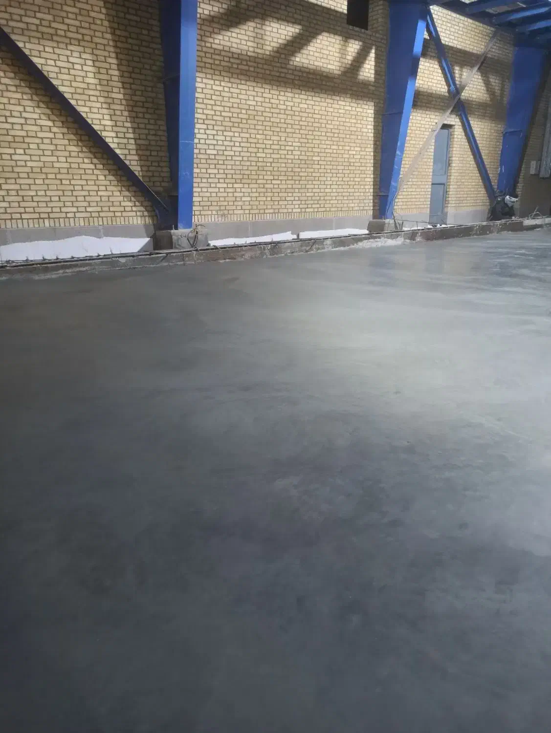 اجرای کف سازی وبتن ریزی بامحاله پروانه ای|خدمات پیشه و مهارت|عسلویه, |دیوار