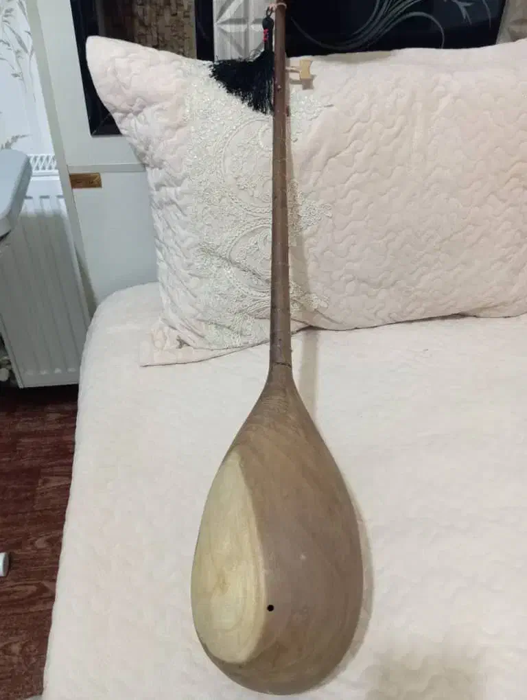 خراسان دوتار|سازهای سنتی|گلبهار, شهر جدید گلبهار|دیوار