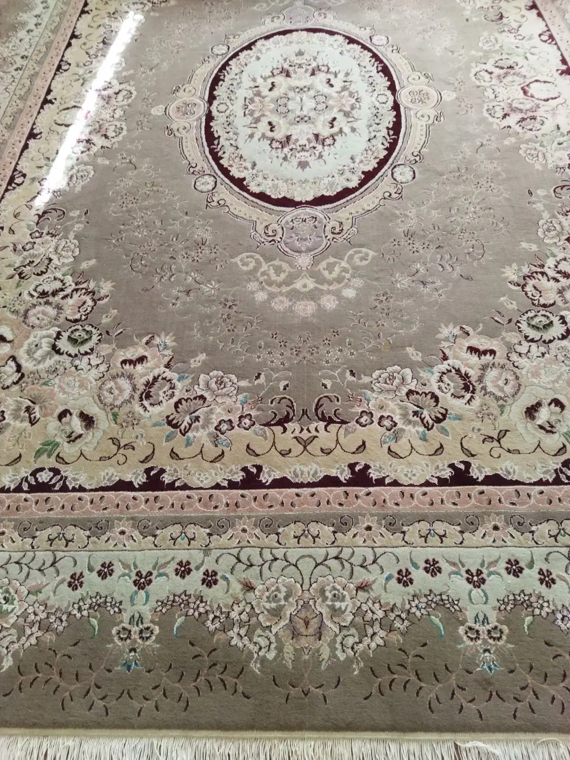 2 تخته فرش 6 متری کرم و1 تخته فرش 12متری گردویی|فرش|سنقر, |دیوار