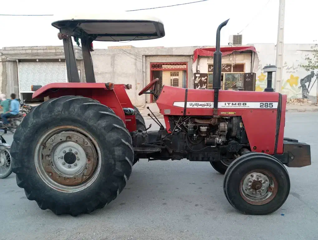 تراکتور ۲۸۵مدل ۹۲|خودرو سنگین|لار, |دیوار