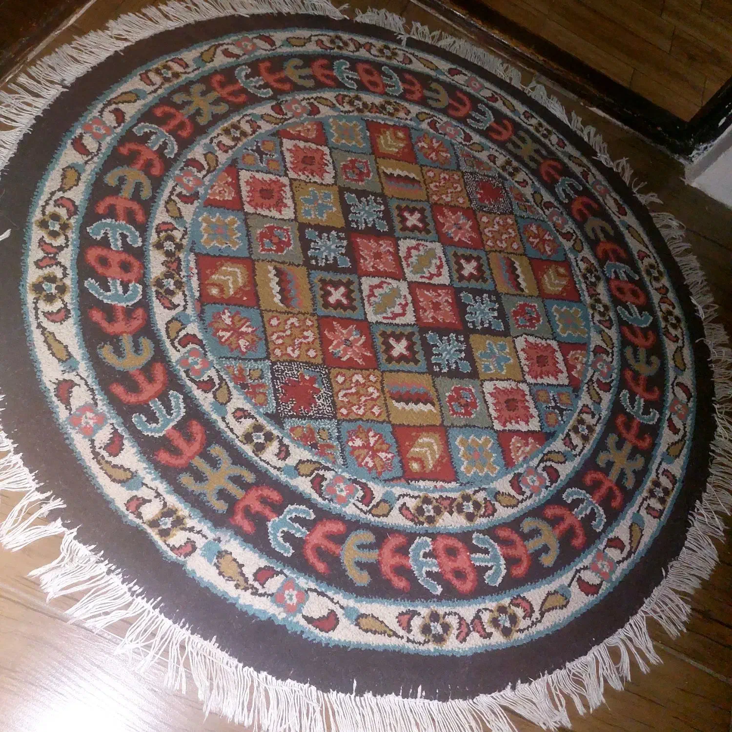 فرش گرد|فرش|گرگان, |دیوار