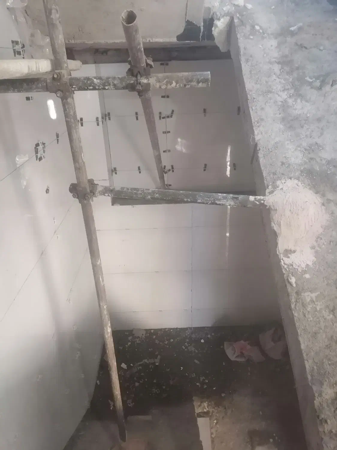 شاگرد کاشیکار|استخدام معماری، عمران و ساختمانی|یزد, |دیوار