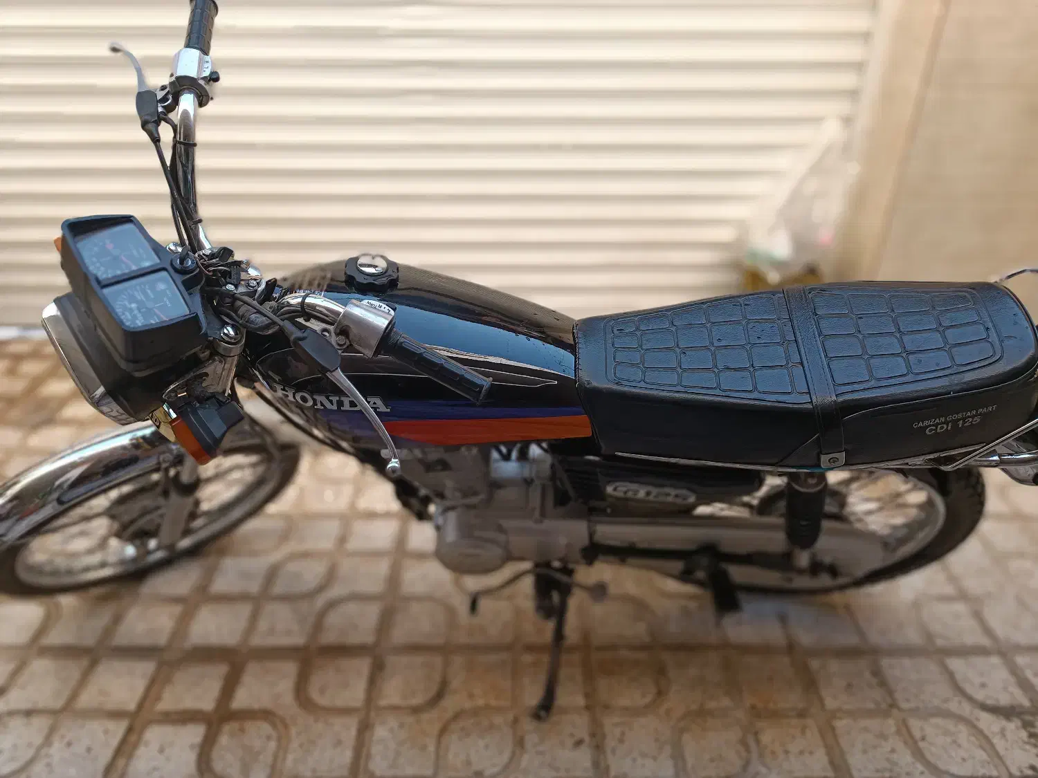 فروش یک موتور هوندا 125 مدل 95 تمیز|موتورسیکلت|شیراز, کفترک|دیوار