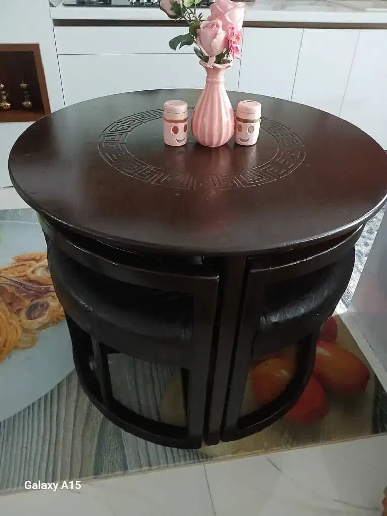 میز نهار خوری|میز و صندلی غذاخوری|رشت, لاکانی|دیوار