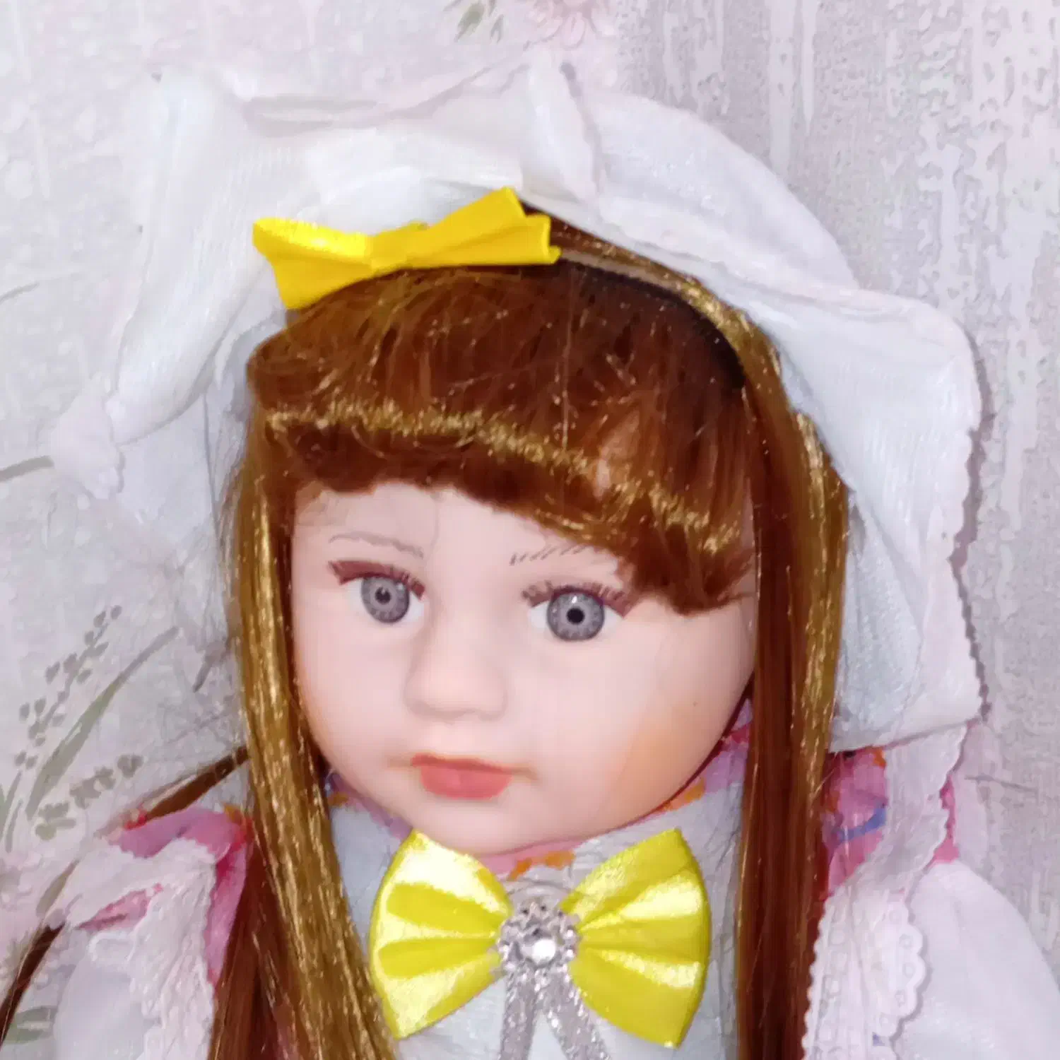 تعدادی عروسک خارجی|اسباببازی|پیشوا, |دیوار