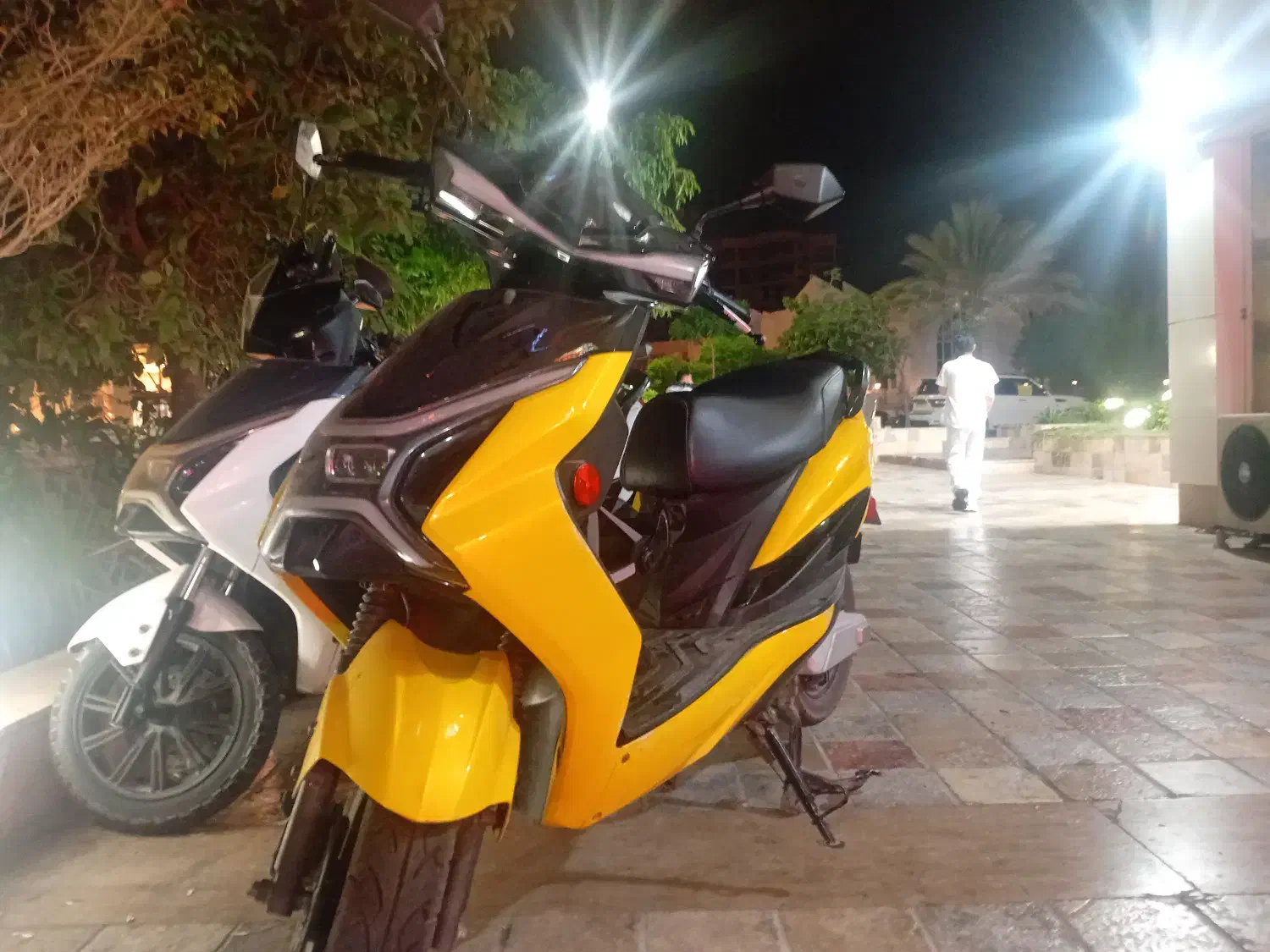 فروش فوری زیرقیمت بازار.مصرف کننده تماس بگیره|موتورسیکلت|کیش, |دیوار