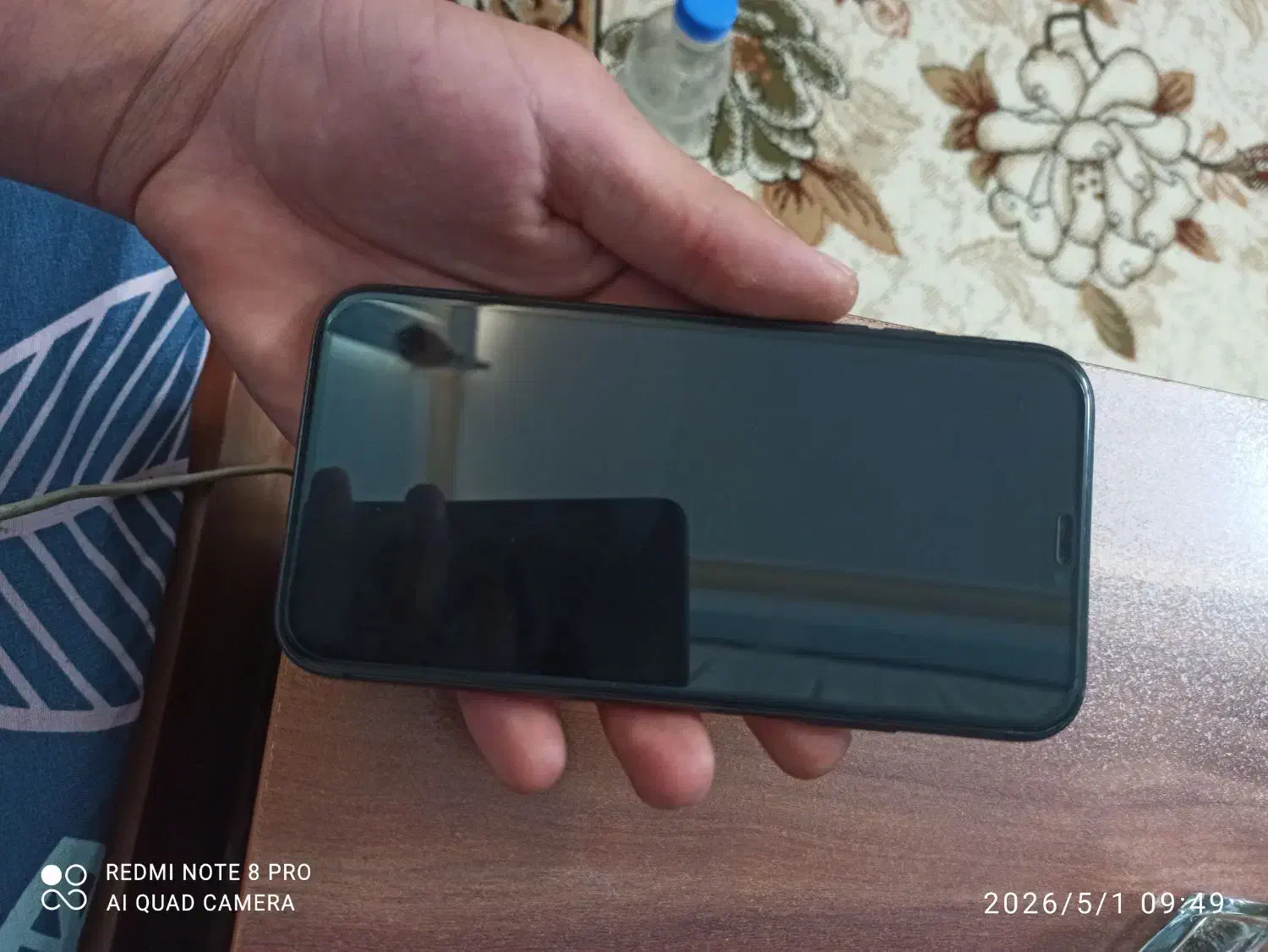 iphone 11 normal|موبایل|رباط‌کریم, رباط‌کریم|دیوار