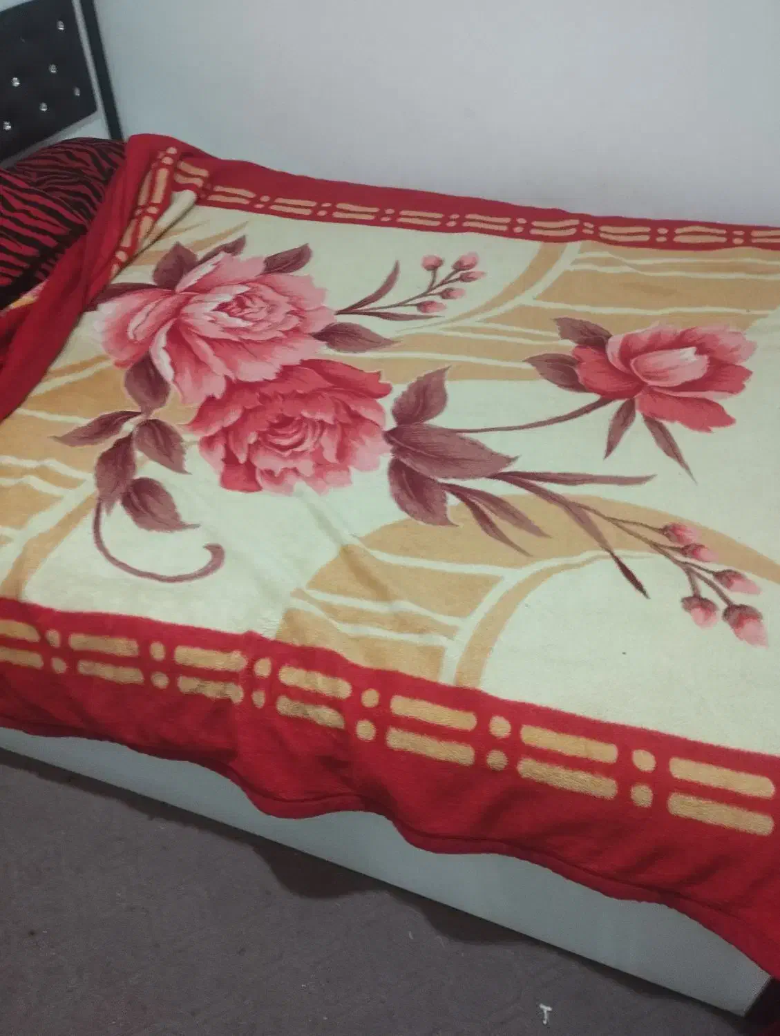 پتو|رختخواب، بالش، پتو|گرگان, |دیوار