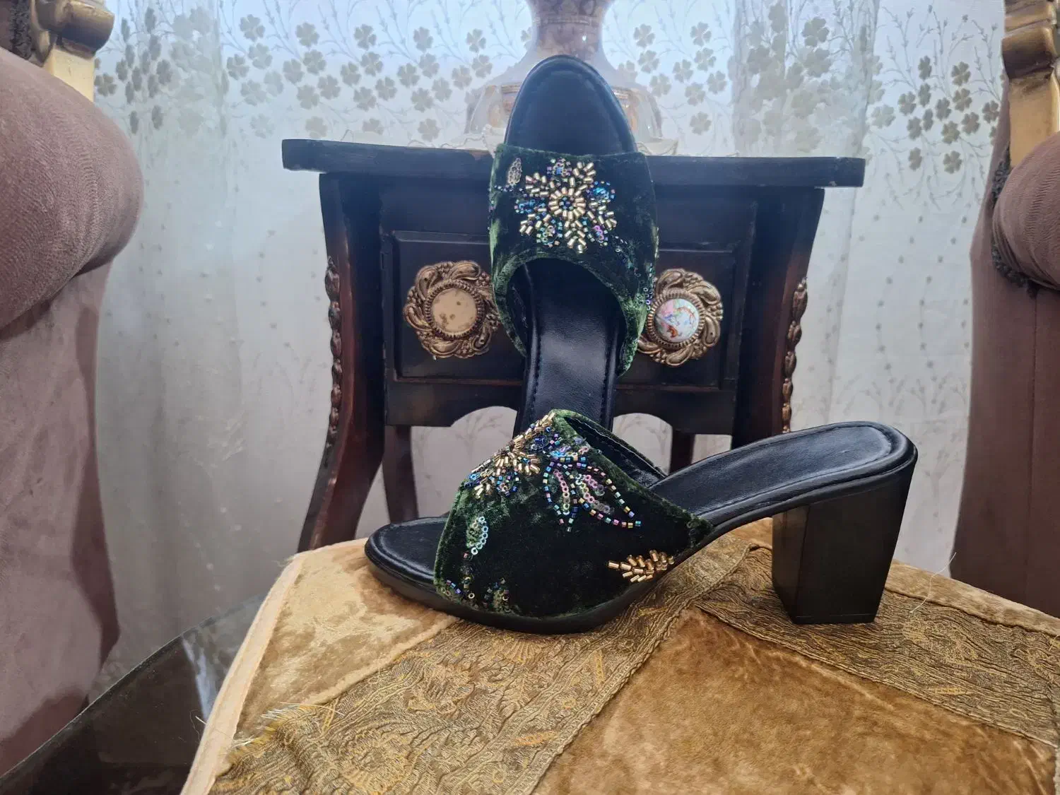 صندل|کیف، کفش، کمربند|لردگان, |دیوار