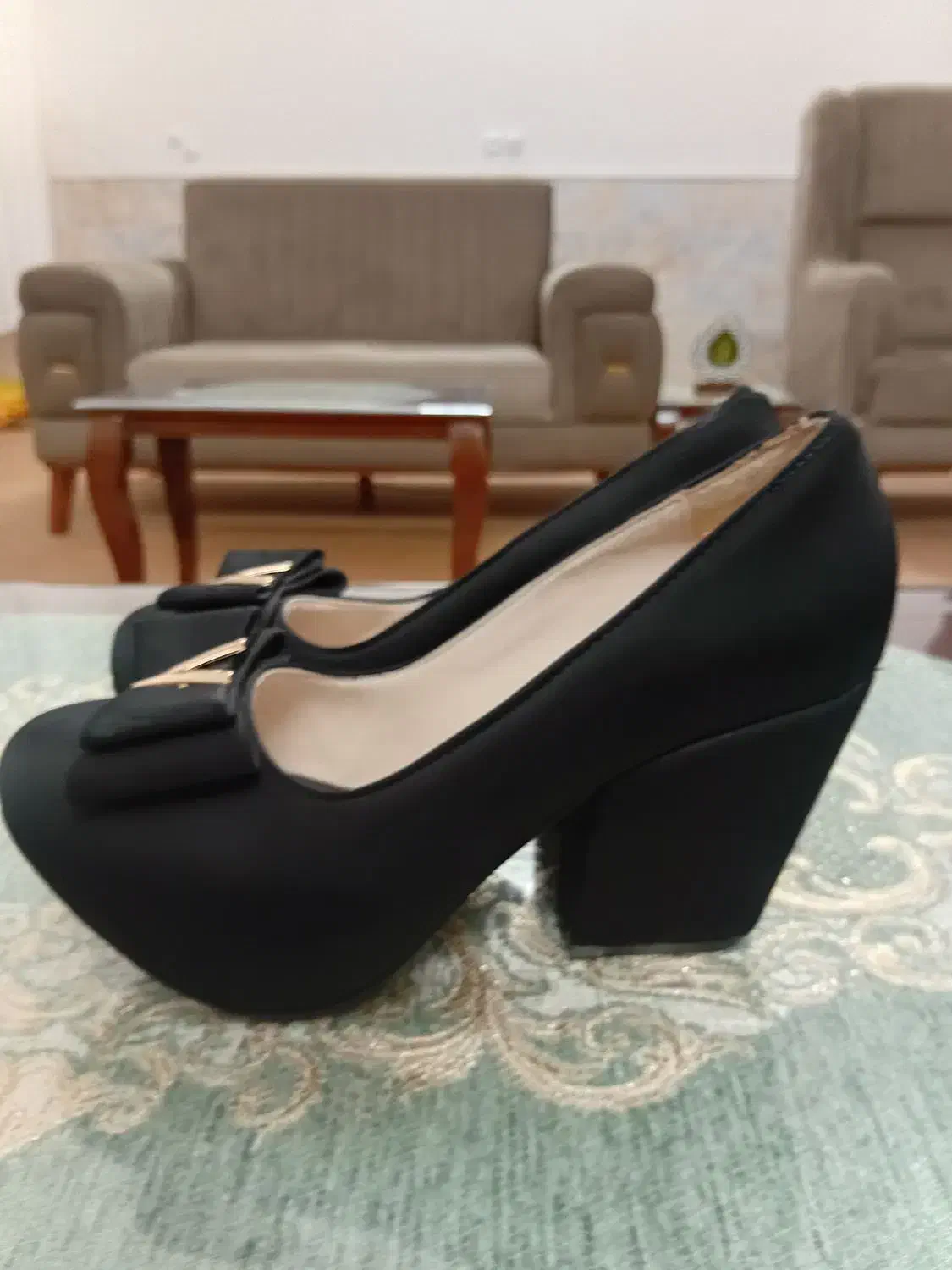 کفش مجلسی|کیف، کفش، کمربند|قم, انسجام|دیوار