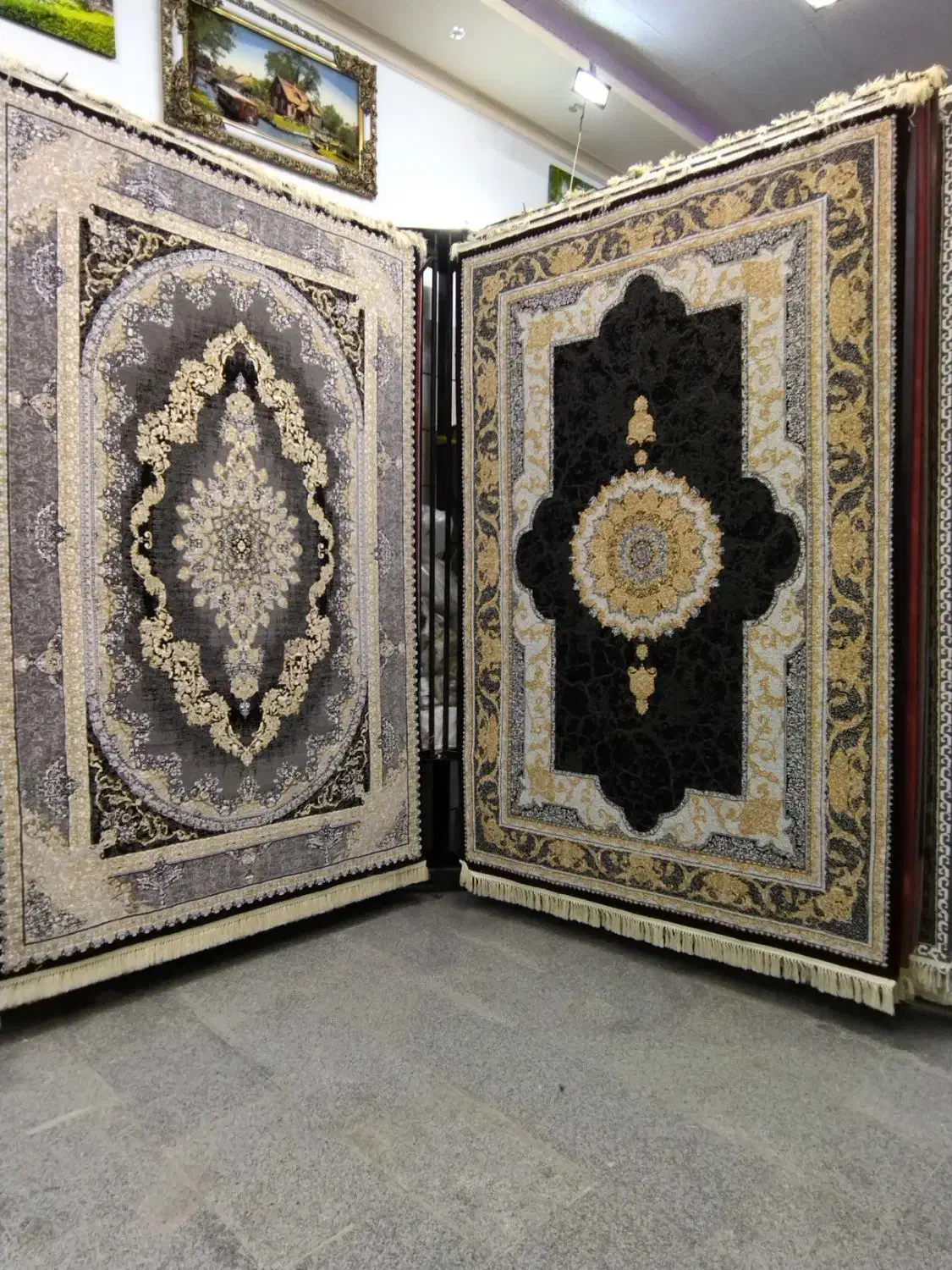 فرش خورشید|فرش|سلماس, |دیوار