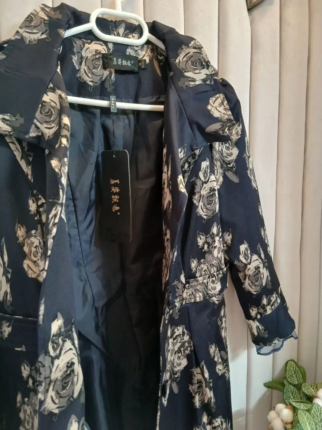 مانتو بارونی مجلسی نو|لباس|اصفهان, شیخ اشراق|دیوار