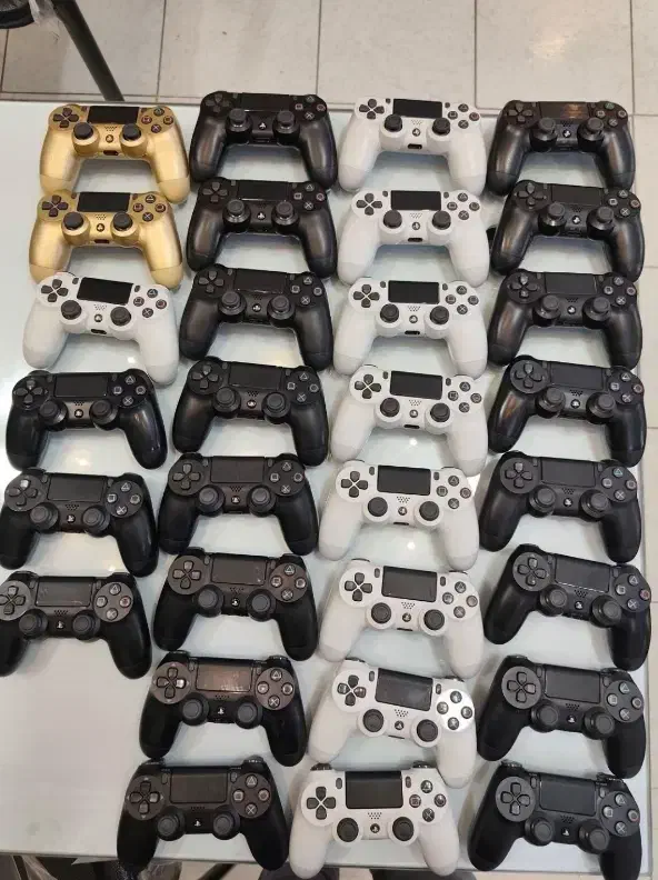 دسته اصلی PS4 اورجینال فابریکی سونی سالم و تمیز|کنسول، بازی ویدئویی و آنلاین|گرگان, |دیوار