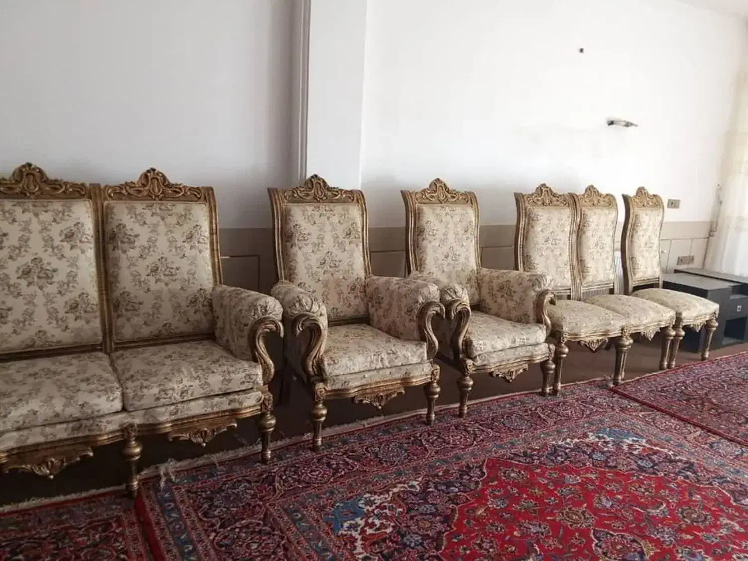 مبل سلطنتی 13 نفره|مبلمان خانگی و میز عسلی|شهرضا, |دیوار
