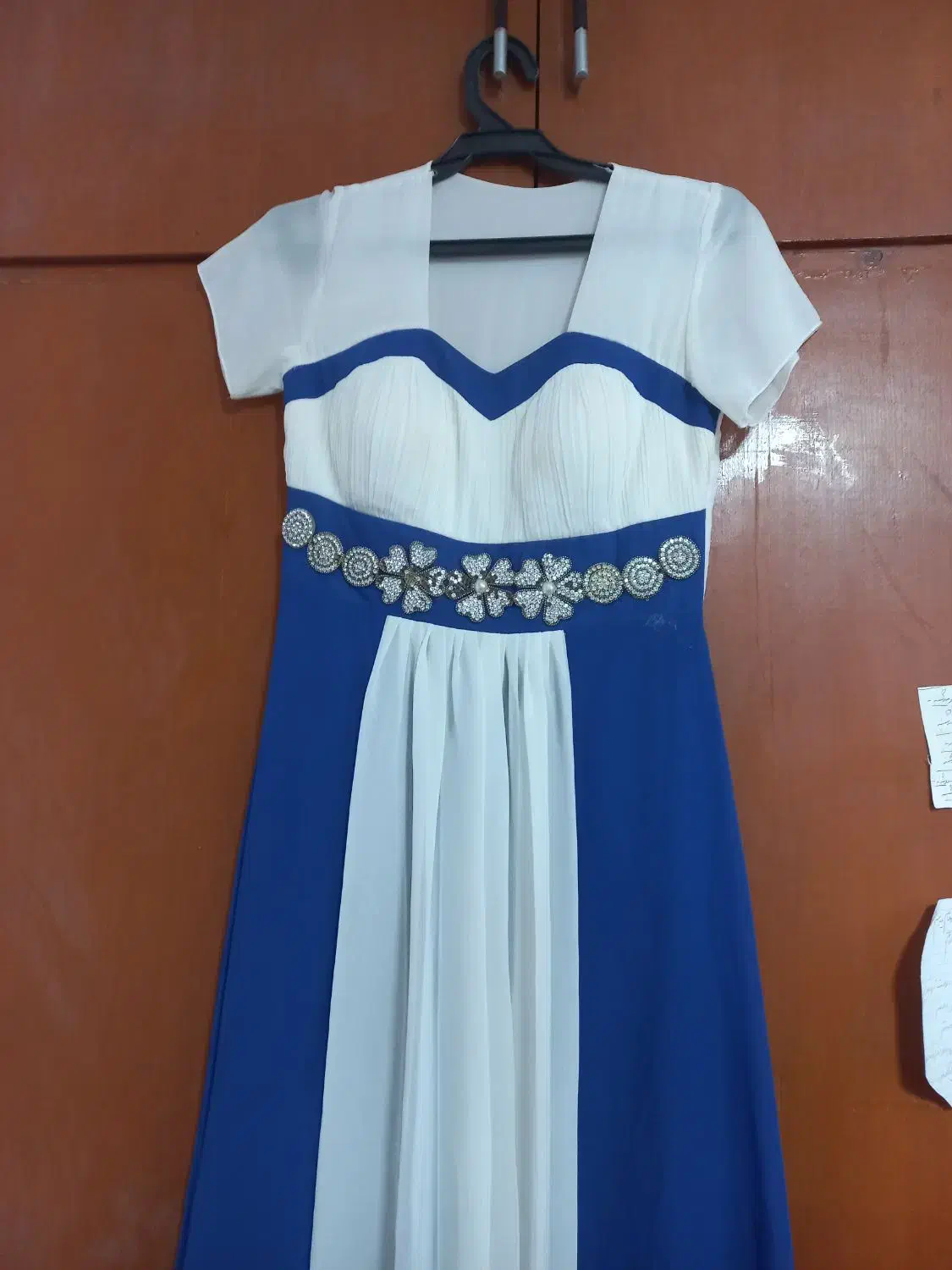 لباس مجلسی|لباس|لاهیجان, گلستان|دیوار