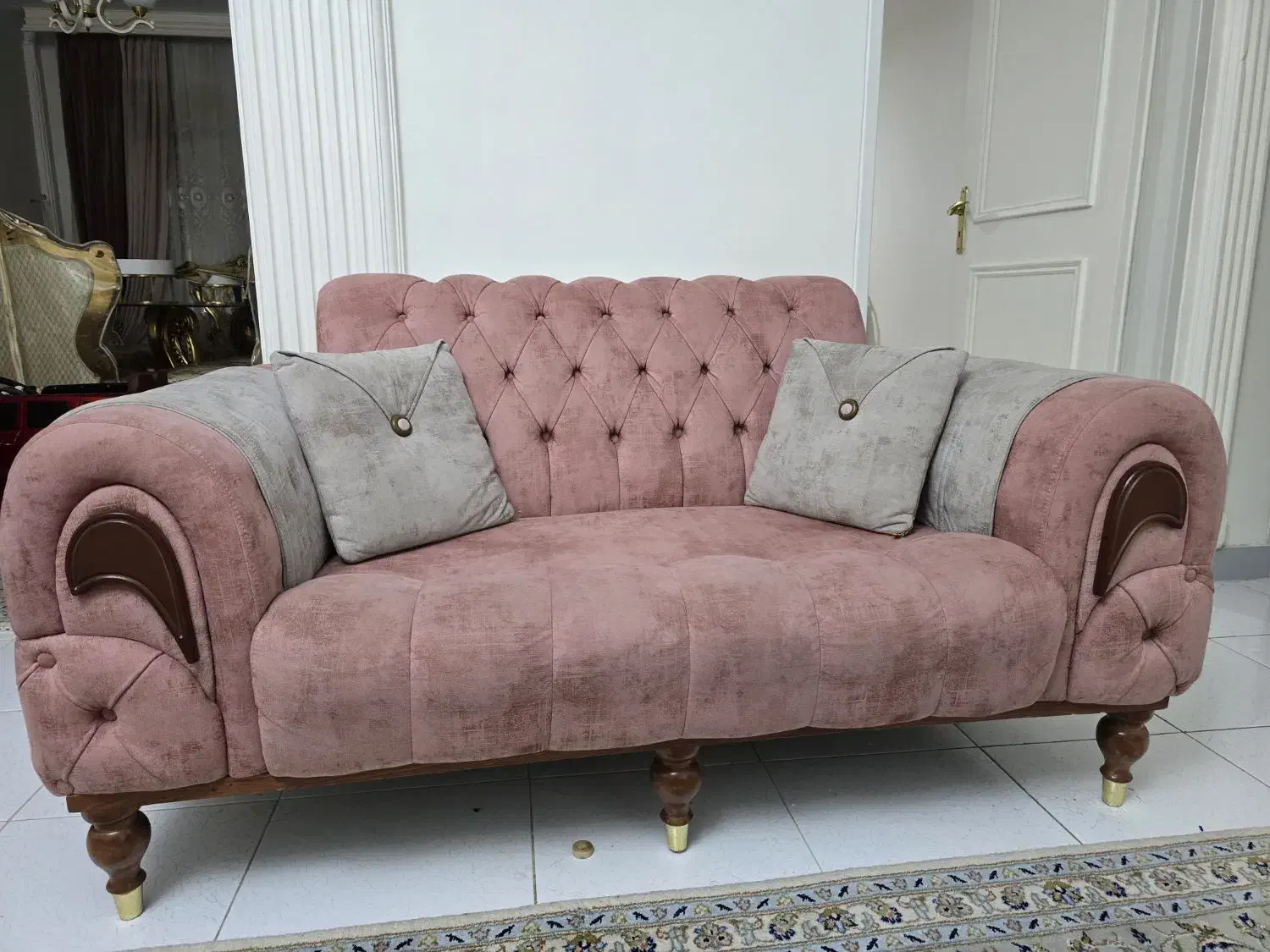 مبل راحتی چستر دو نفره در حد نو|مبلمان خانگی و میز عسلی|تهران, تهرانپارس غربی|دیوار