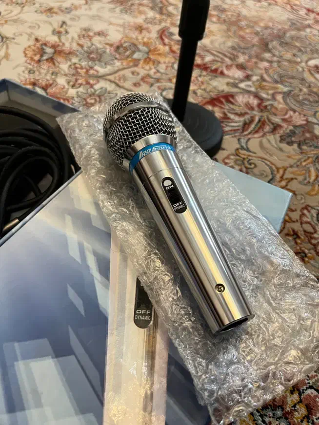 میکروفون کره ای اصل به همراه پایه و سیم|آلات موسیقی|تهران, شهرک ولیعصر شمالی|دیوار
