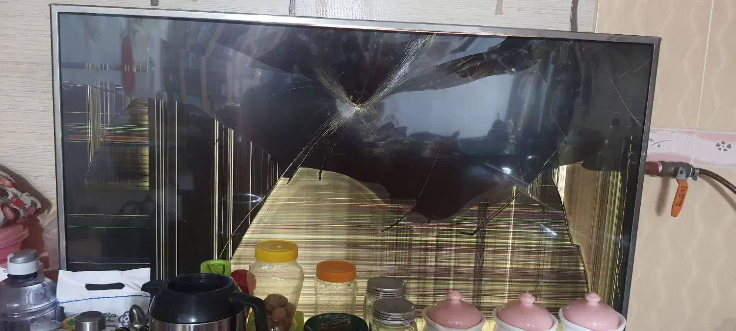 تلوزیون شکسته|تلویزیون و پروژکتور|آستانه اشرفیه, |دیوار