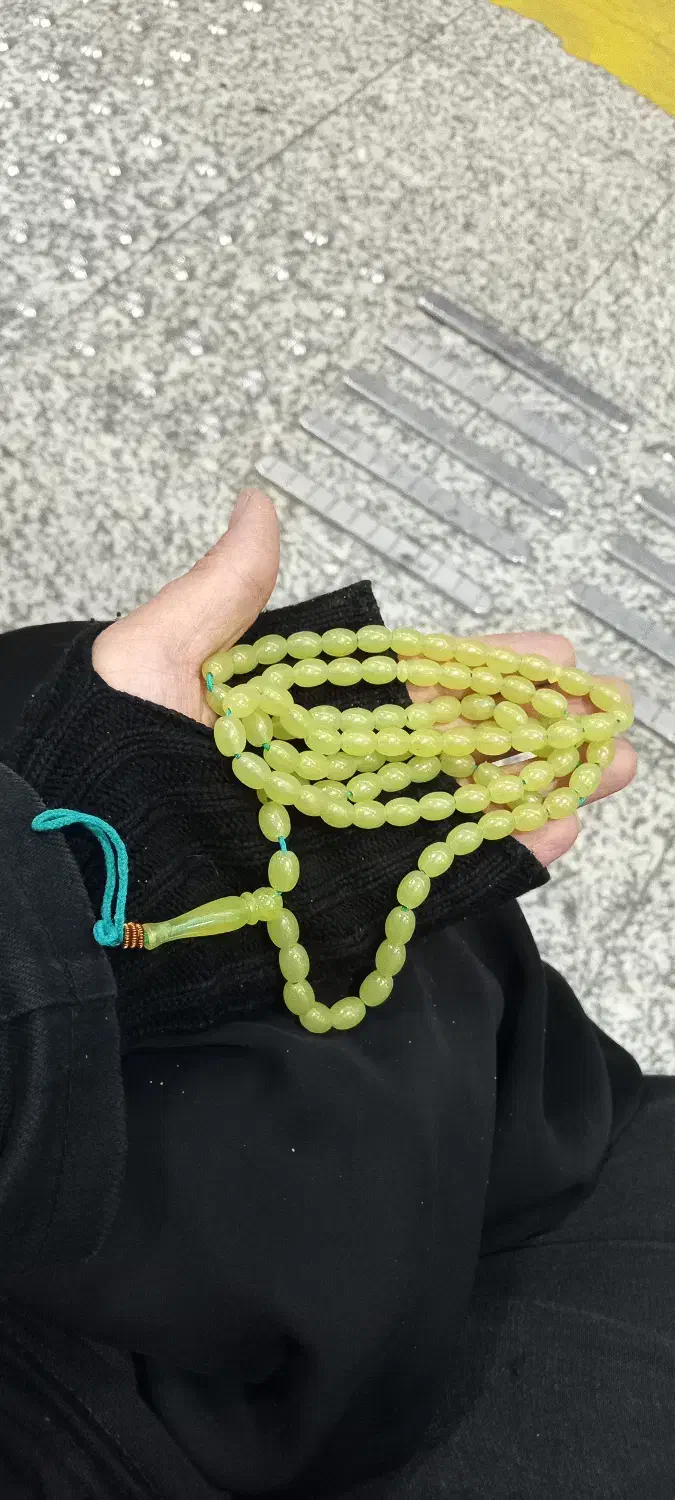 تسبیح شاه مقصود|کلکسیون اشیاء عتیقه|رباط‌کریم, رباط‌کریم|دیوار