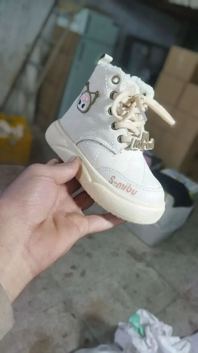 نیم بوت بچگانه خزدار|کفش و لباس بچه|تهران, قصر فیروزه ۱|دیوار