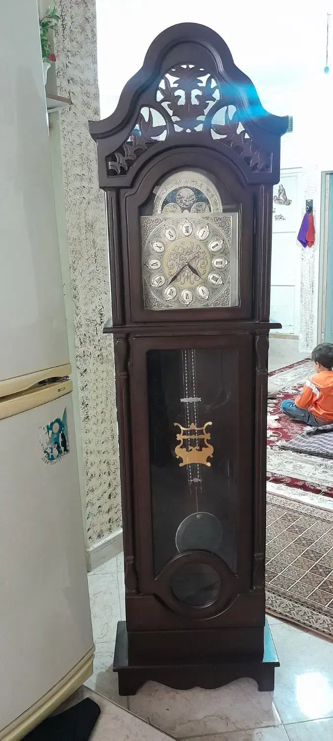 ساعت ایستاده چوبی|ساعت دیواری و تزئینی|قدس, شهر‌قدس|دیوار