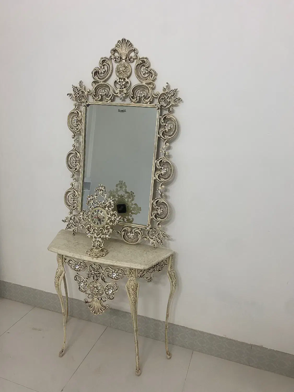 اینده شمعدان|بوفه، ویترین، کنسول|قیدار, |دیوار