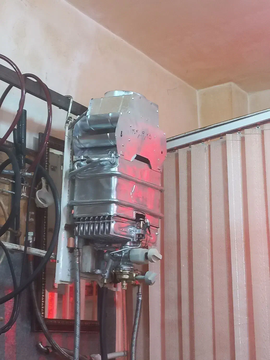 فروش و معاوضه آبگرمکن کارکرده ب ۱۵|آبگرمکن، پکیج، شوفاژ|اردبیل, |دیوار