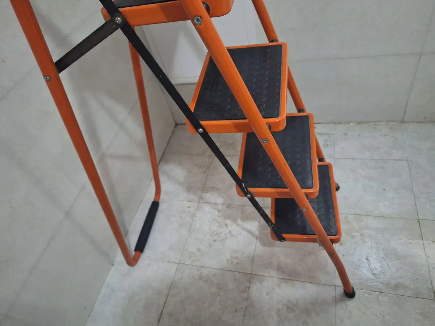 نردبان ۵ پله|ابزارآلات|تهران, نازی‌آباد|دیوار