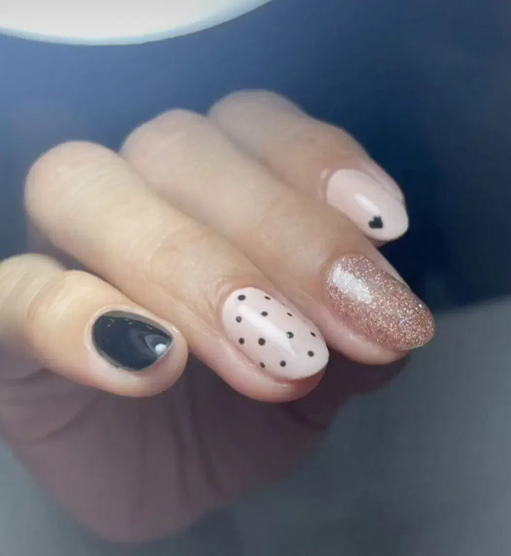 خدمات کاشت ناخن|خدمات آرایشگری و زیبایی|چناران, |دیوار