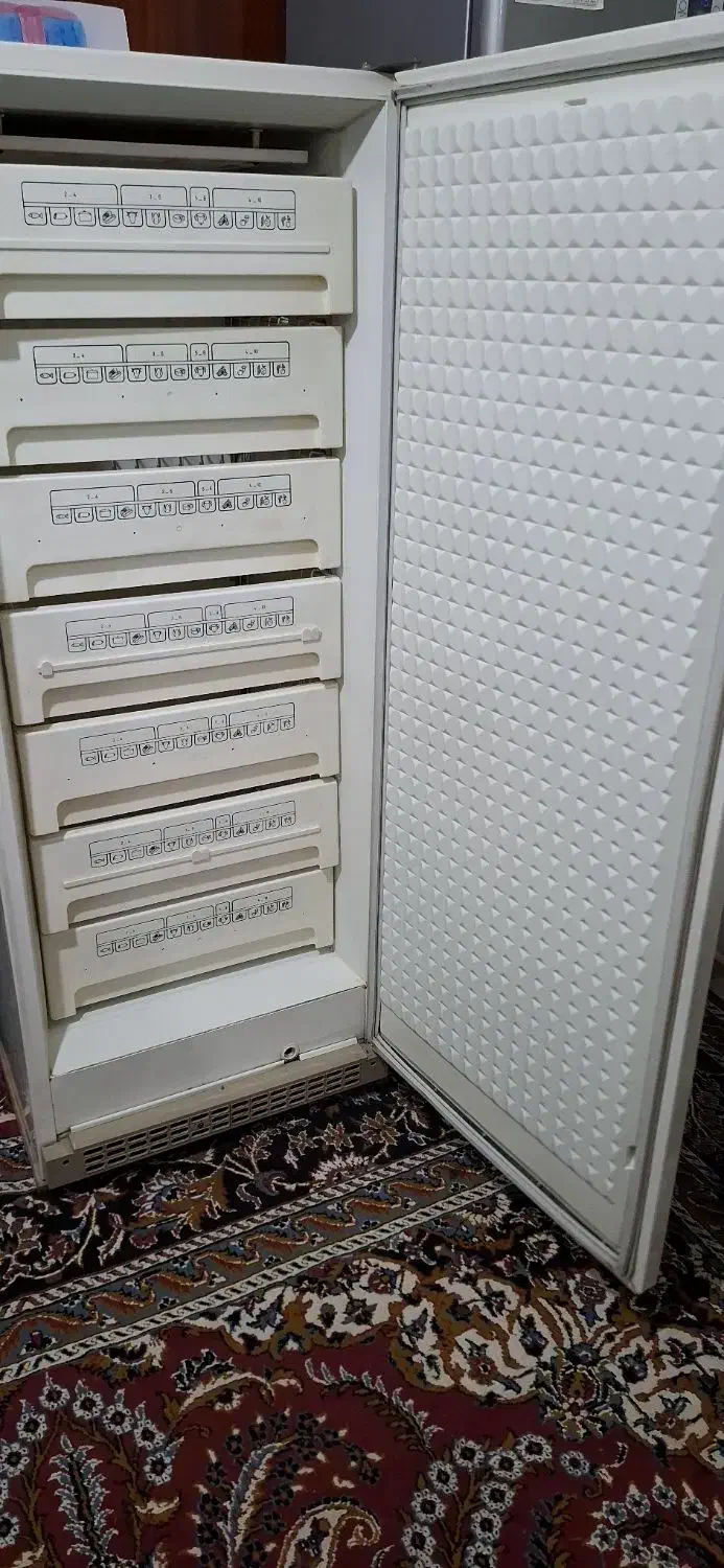 فریزر پارس قدیمی کاملا سالم  مثل ساعت کار میکنه|یخچال و فریزر|هریس, |دیوار