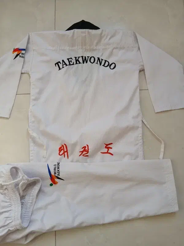 وسایل ولباس تکواندو|کفش و لباس بچه|اندیشه, اندیشه فاز ۱|دیوار