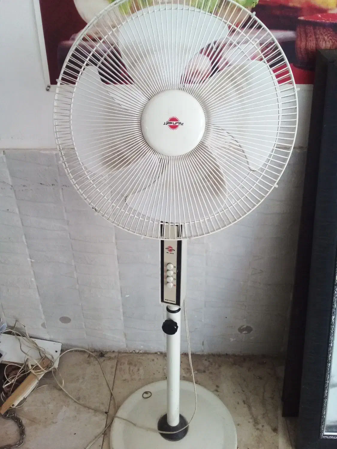 پنکه ایستاده پارس خزر|پنکه و تصفیه‌کنندهٔ هوا|قوچان, |دیوار