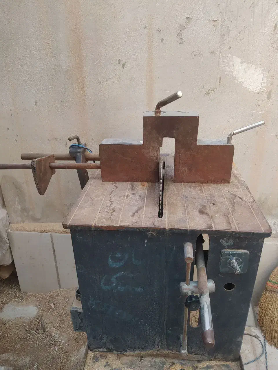 فارسی بر صندوقی تیغه 30 سانت|ماشینآلات صنعتی|سمنان, |دیوار