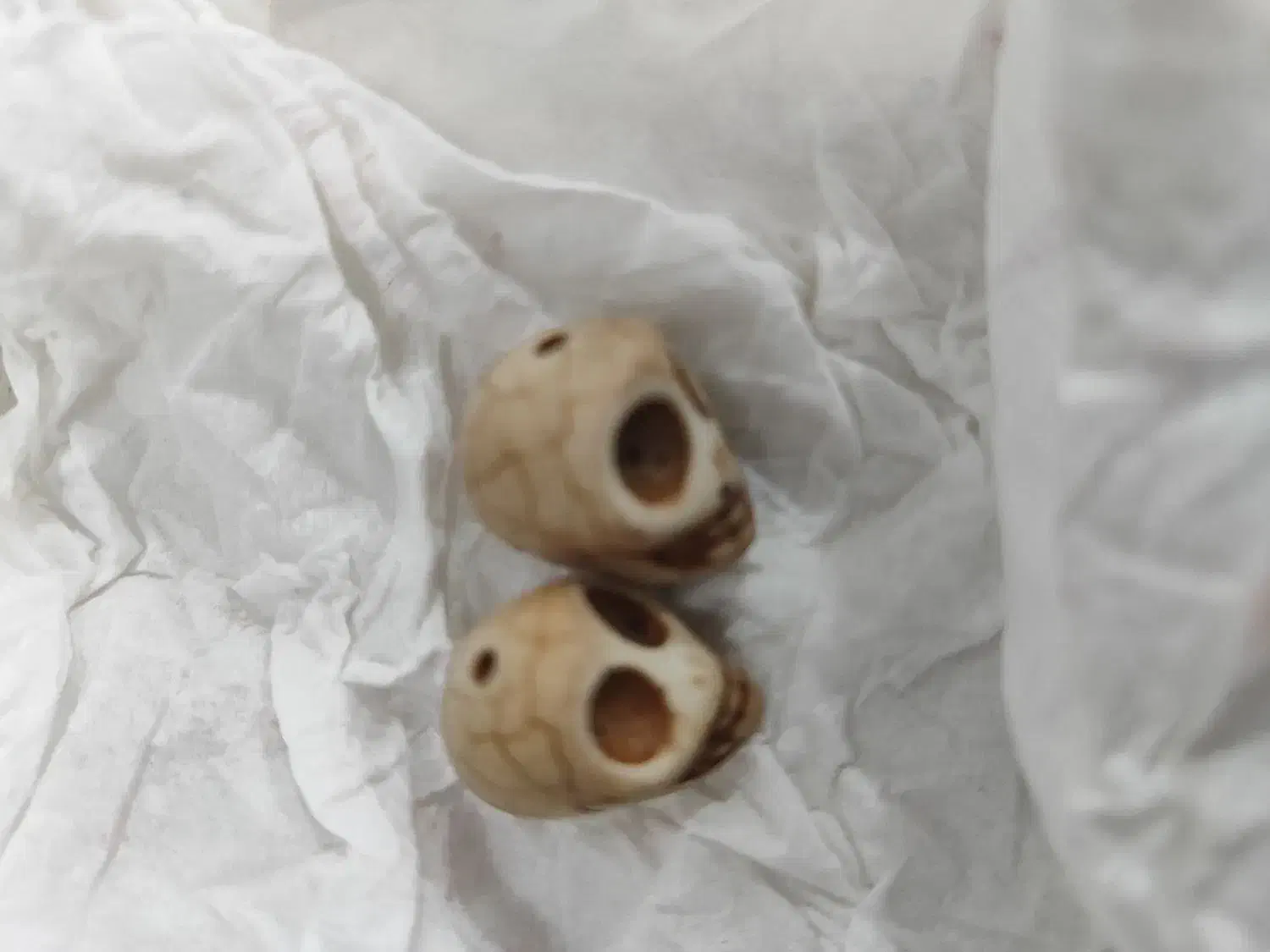 سنگ عتیقه مهره نقره تسبیح|کلکسیون اشیاء عتیقه|کارون, |دیوار