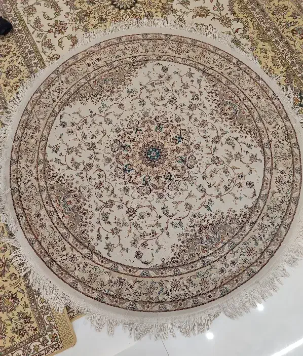 فرش گرد|فرش|اصفهان, کوی ولی عصر|دیوار