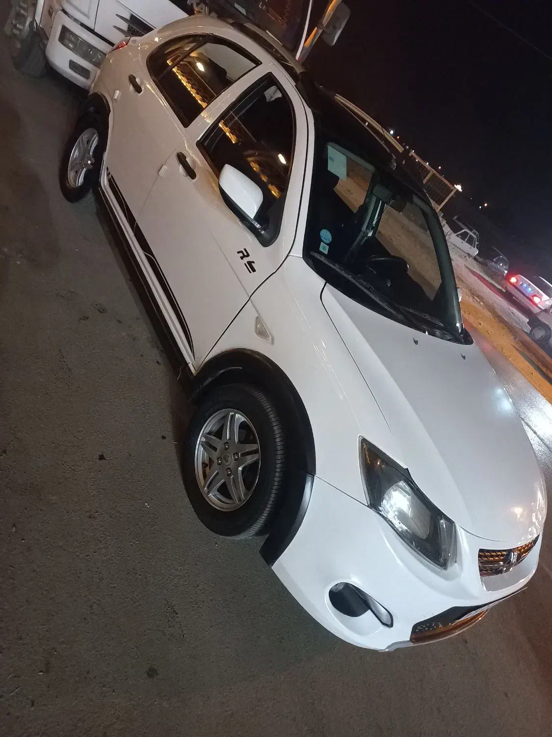 کوییکR مدل1400درحدصفر|خودرو سواری و وانت|نیشابور, چاه بلند|دیوار