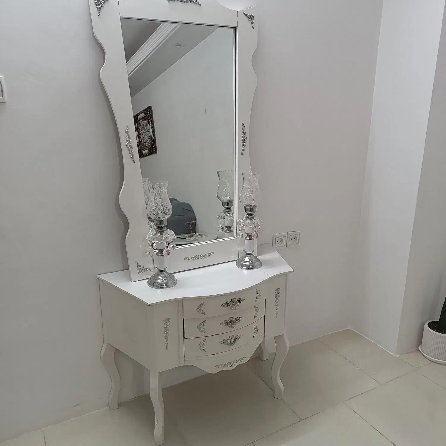 اینه و کنسول شمعدان ها کاملا سالم|بوفه، ویترین، کنسول|مشکیندشت, |دیوار