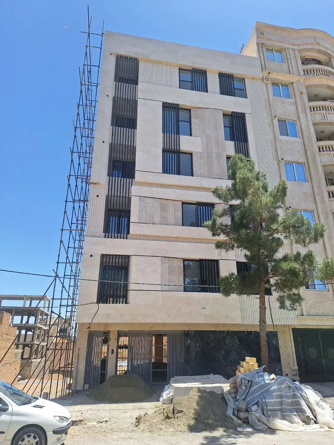 تولید کننده درب وپنجرهای آلومینیومی|مصالح و تجهیزات ساختمان|اصفهان, دهنو|دیوار