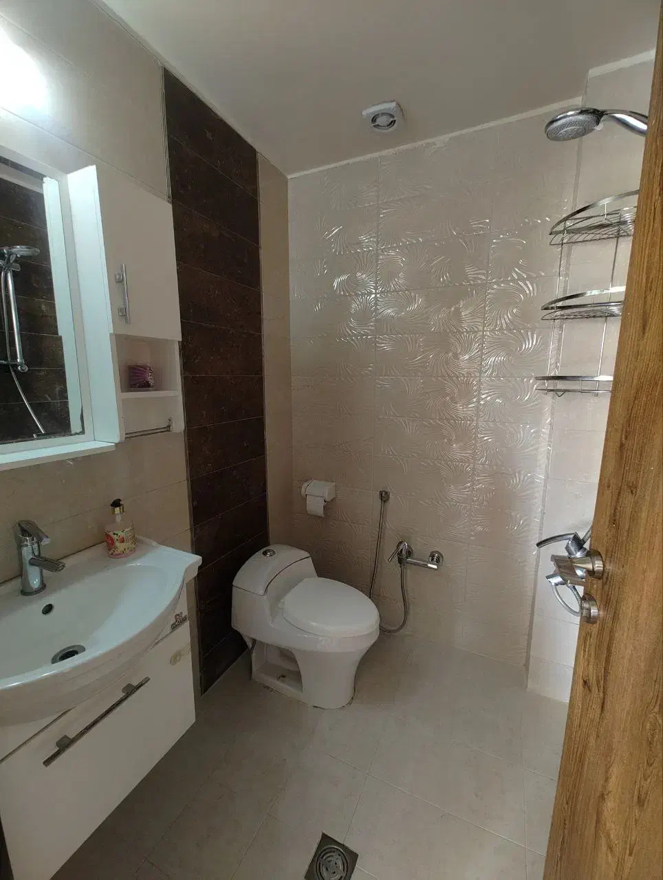 ۹۰متر/۲خواب/۱۰ساله شیک فول امکانات/تاپ لوکیشن