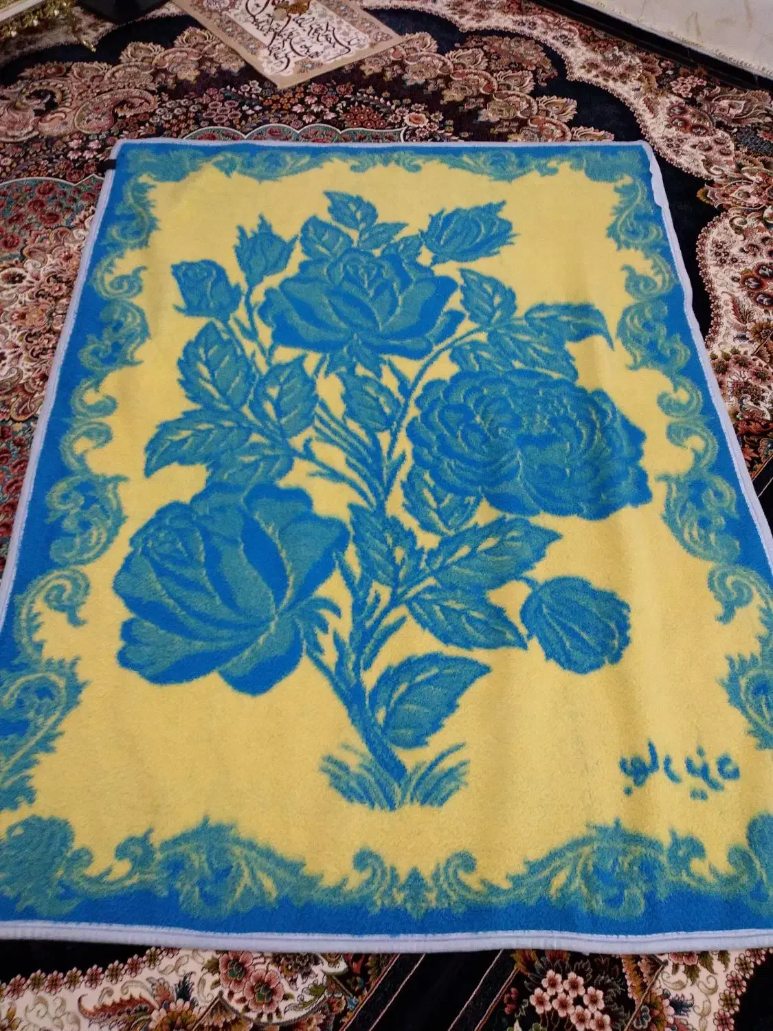 پتو قدیمی|رختخواب، بالش، پتو|بروجرد, |دیوار