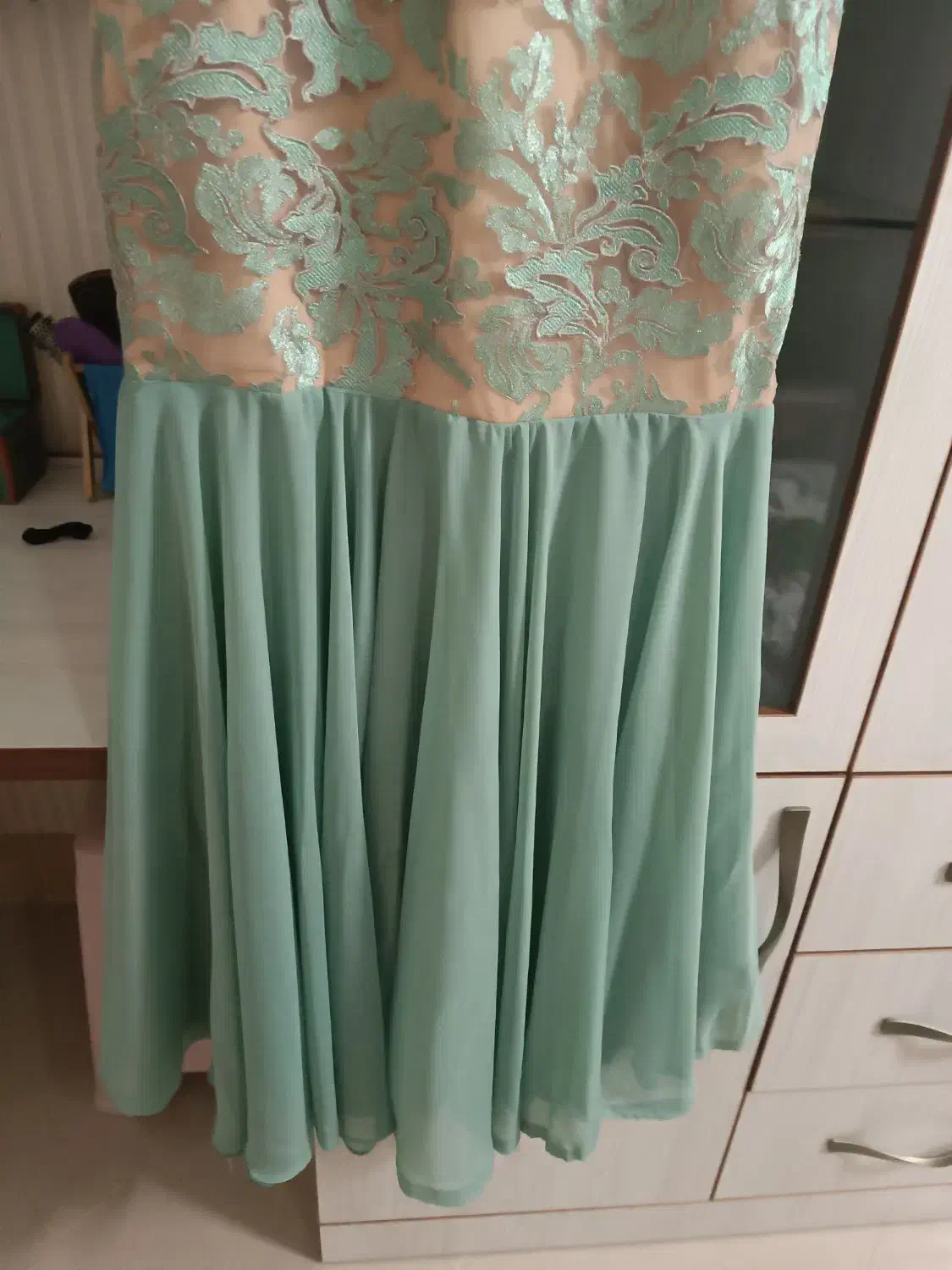 لباس مجلسی|لباس|قم, طلاب غیر ایرانی|دیوار