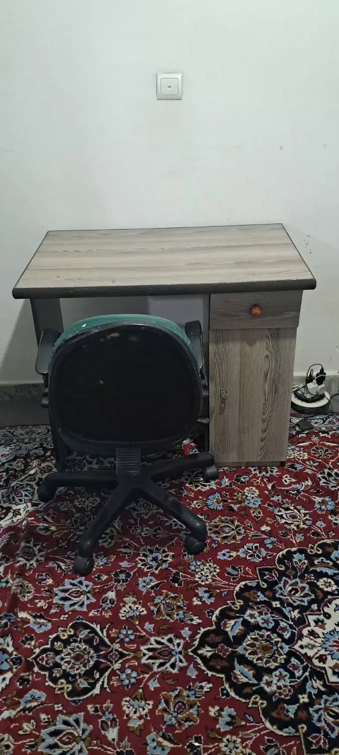 میز و صندلی|میز تحریر و کامپیوتر|اسلام‌شهر, شهرک سعیدیه|دیوار