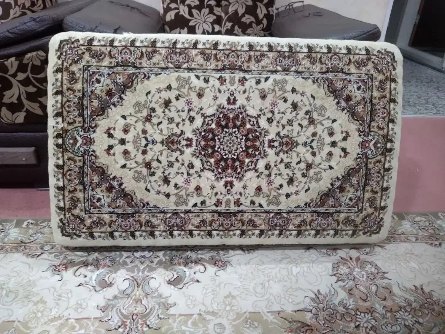 پشتی در حد نو|پشتی|الشتر, |دیوار