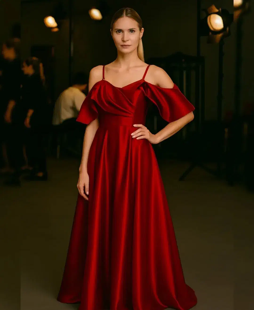 لباس مجلسی|لباس|گلبهار, شهر جدید گلبهار|دیوار