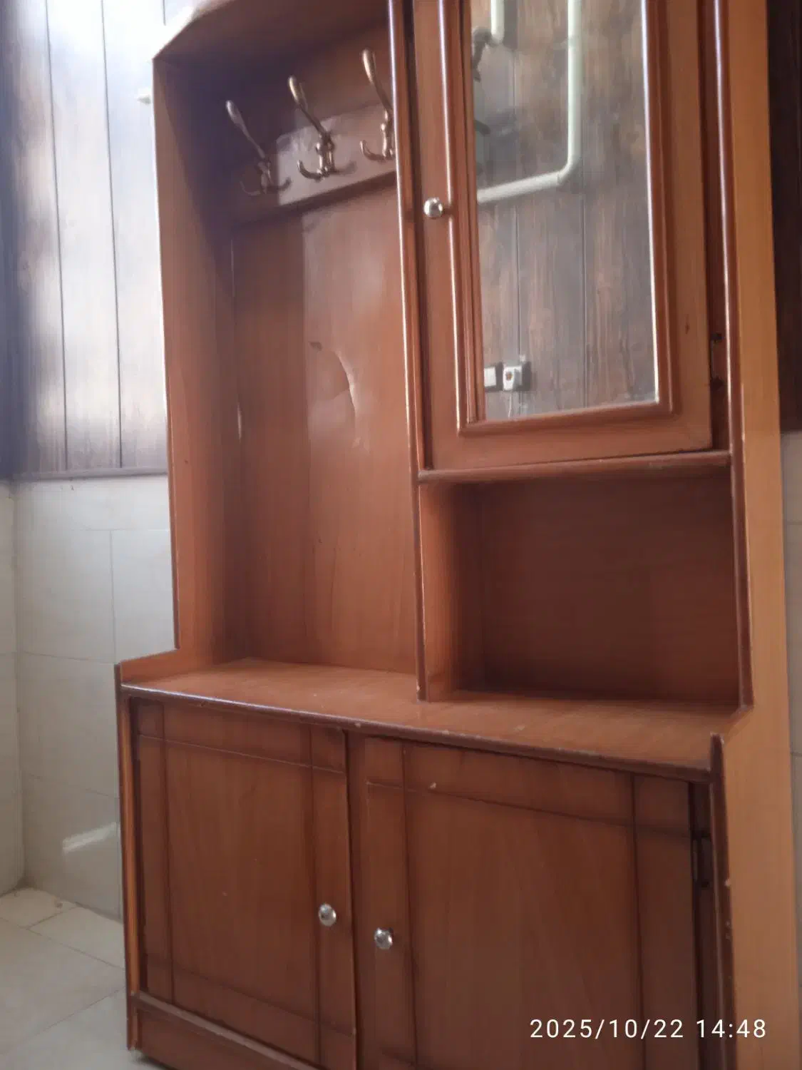 جاکفشی چوبی|جاکفشی، کمد، دراور|شیراز, قلعه نو|دیوار