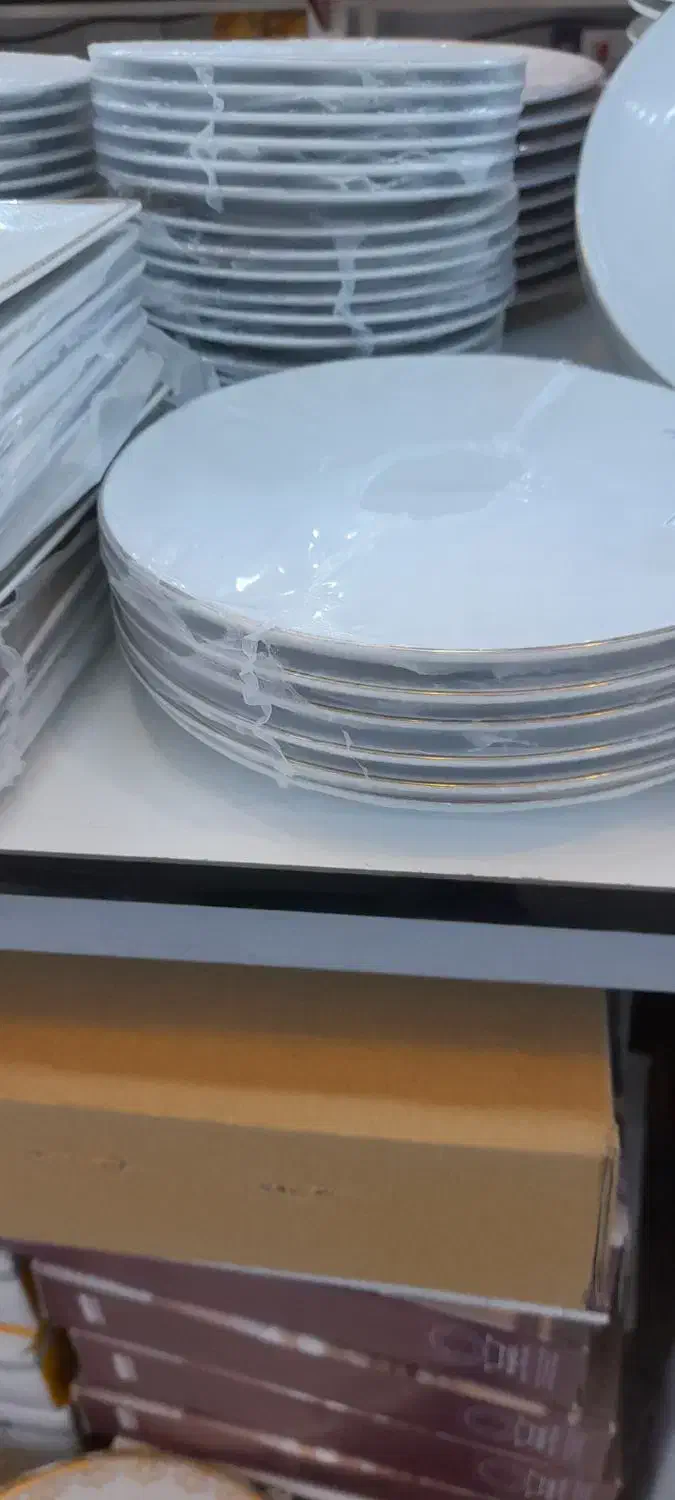 چینی سفید گردو چهار گوش لب طلا|ظروف سرو و پذیرایی|نیشابور, فردوسی جنوبی|دیوار