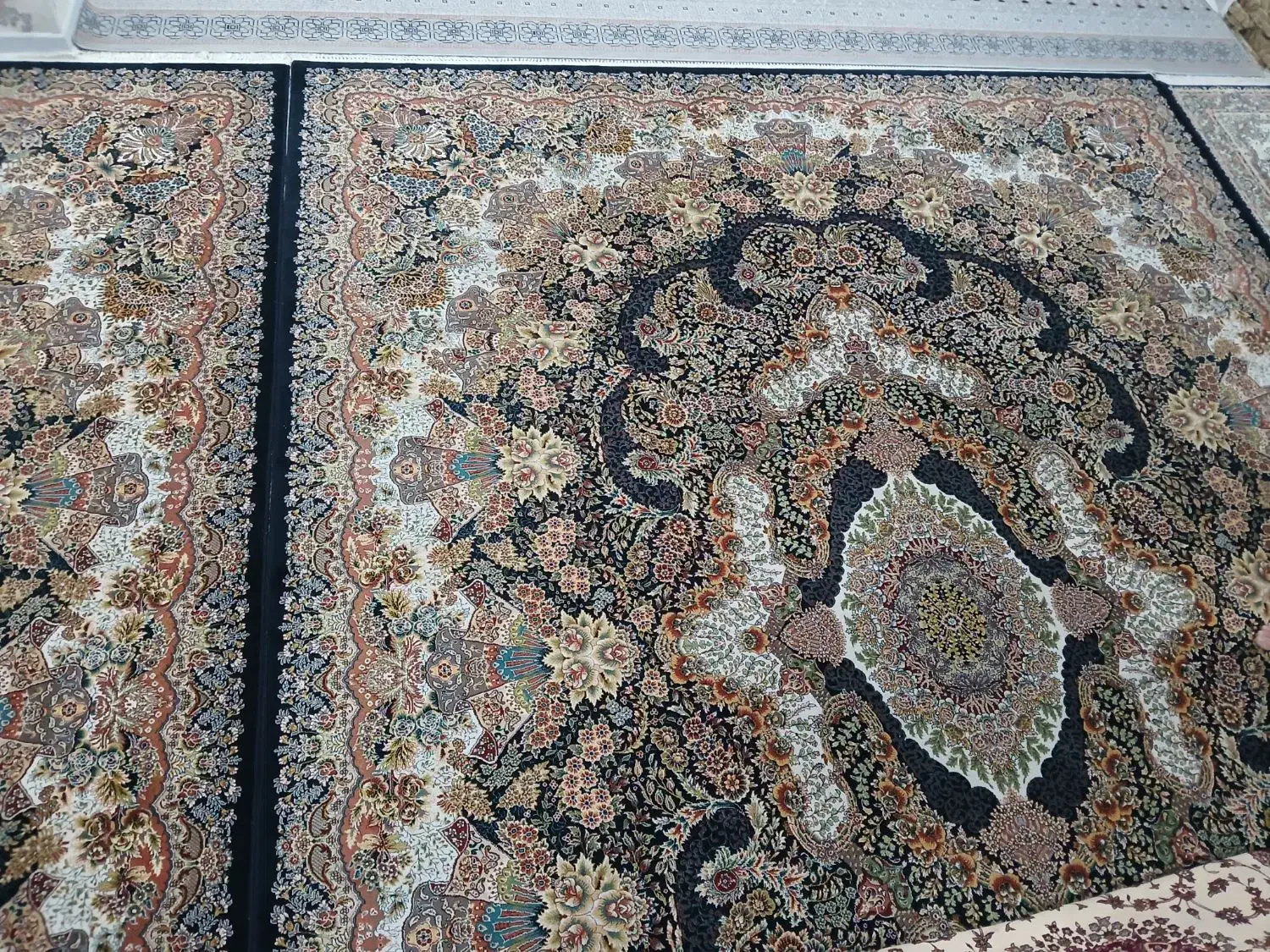 فرش ۱۲ متری|فرش|شیراز, نیستان|دیوار