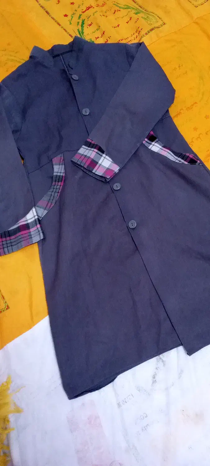 فرم مدرسه در دو پسرانه و دخترانه|لباس|تربتحیدریه, پائین ولایت|دیوار